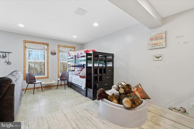 208 SYCAMORE CT, Tannersville, PA 18372