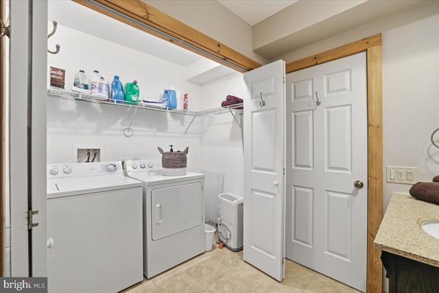 208 SYCAMORE CT, Tannersville, PA 18372