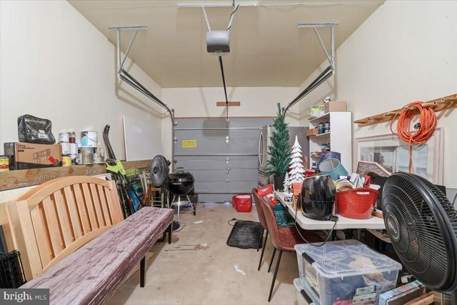 208 SYCAMORE CT, Tannersville, PA 18372