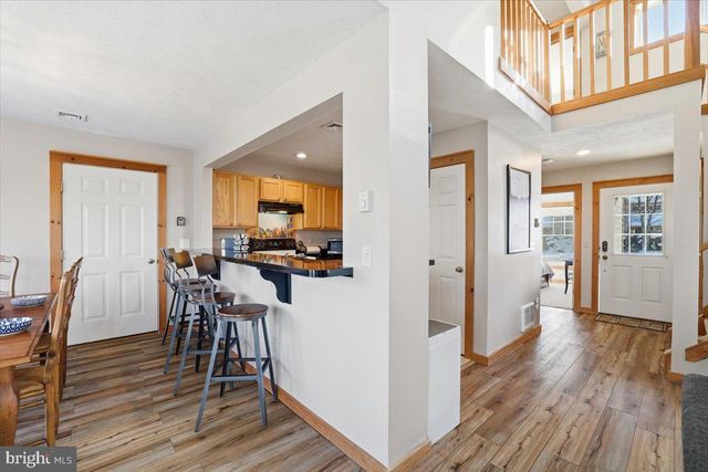 208 SYCAMORE CT, Tannersville, PA 18372