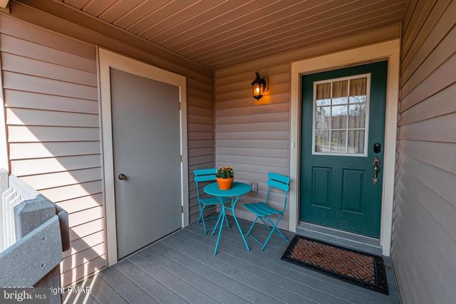 208 SYCAMORE CT, Tannersville, PA 18372