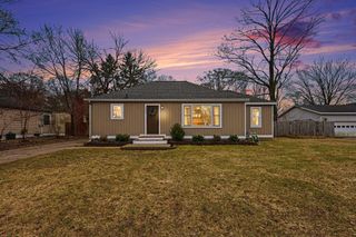 1053 E Byron Road, Norton Shores, MI 49441