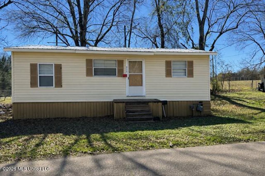838 NW 1st Street, Magee, MS 39111