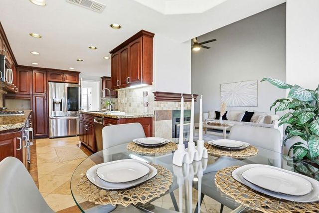 11753 Avenida Sivrita, San Diego, CA 92128