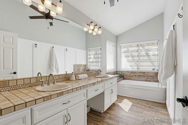 11753 Avenida Sivrita, San Diego, CA 92128