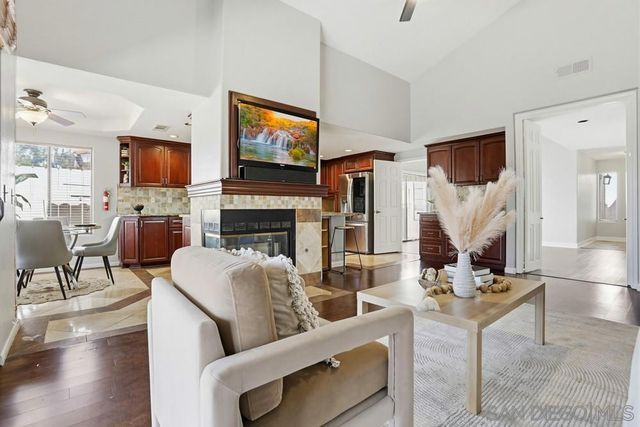 11753 Avenida Sivrita, San Diego, CA 92128