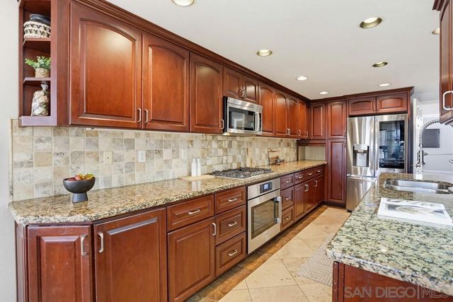 11753 Avenida Sivrita, San Diego, CA 92128