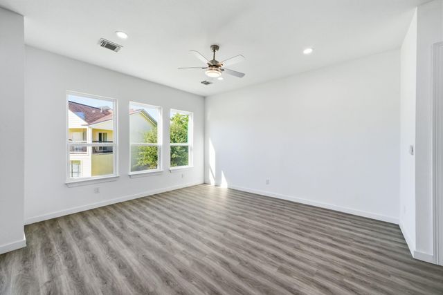 111 Capetown Way, Conroe, TX 77356