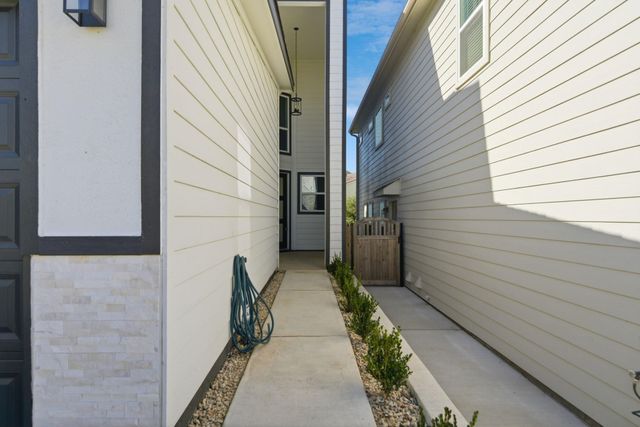 111 Capetown Way, Conroe, TX 77356