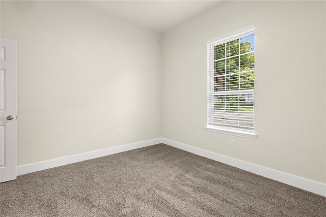 613 S 5th Street, Bonham, TX 75418