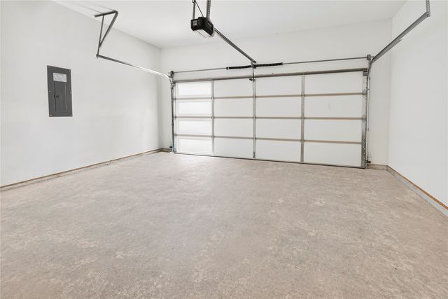613 S 5th Street, Bonham, TX 75418