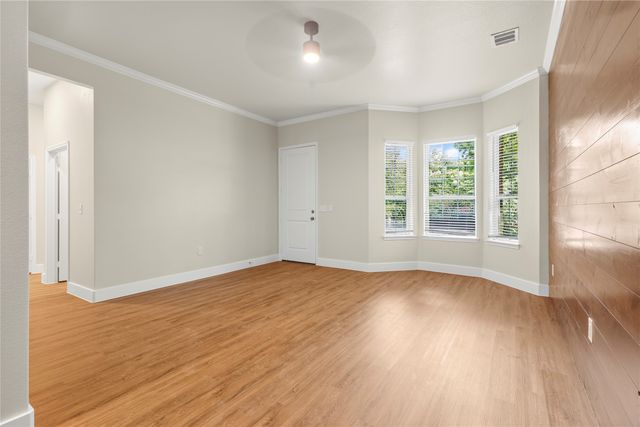 613 S 5th Street, Bonham, TX 75418