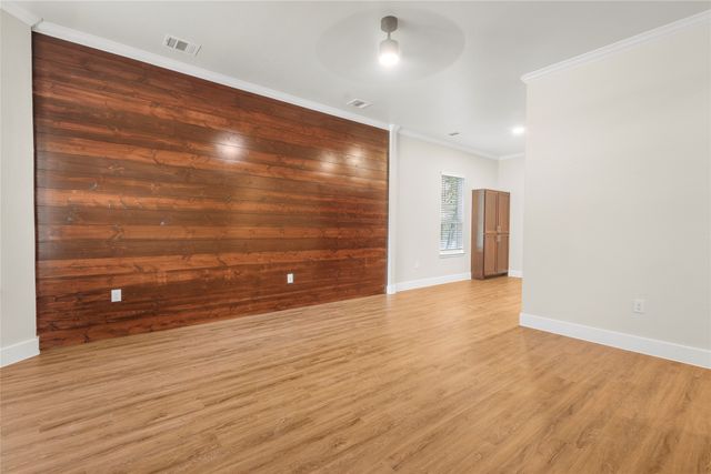 613 S 5th Street, Bonham, TX 75418