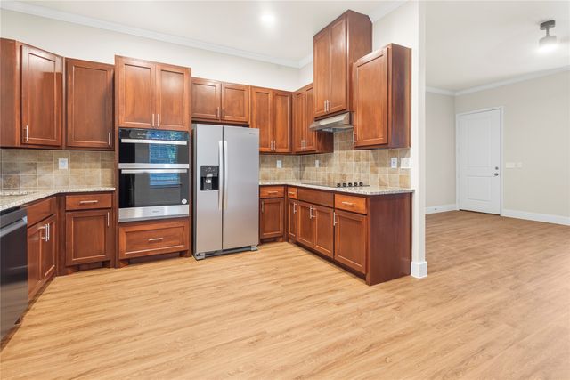 613 S 5th Street, Bonham, TX 75418