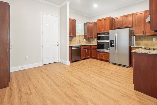 613 S 5th Street, Bonham, TX 75418