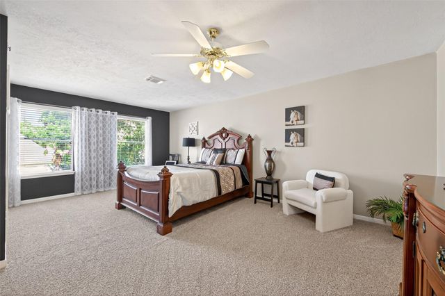 17407 Longs Peek Ct, Tomball, TX 77377