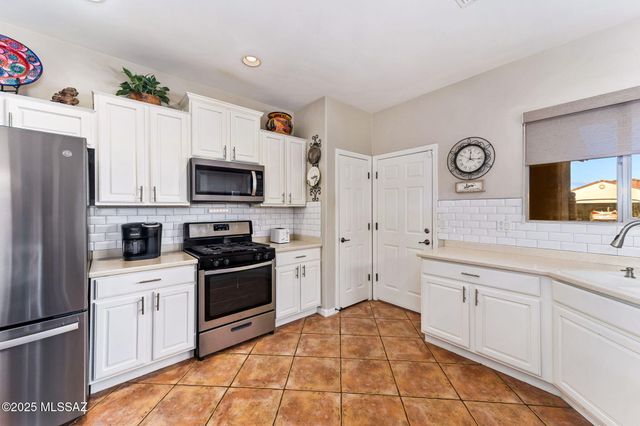 347 W Calle Del Estribo, Sahuarita, AZ 85629