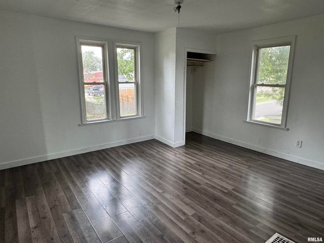 1009 W SMITH Street, Peoria, IL 61605