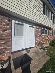 461 Spring Street 4F, Naugatuck, CT 06770