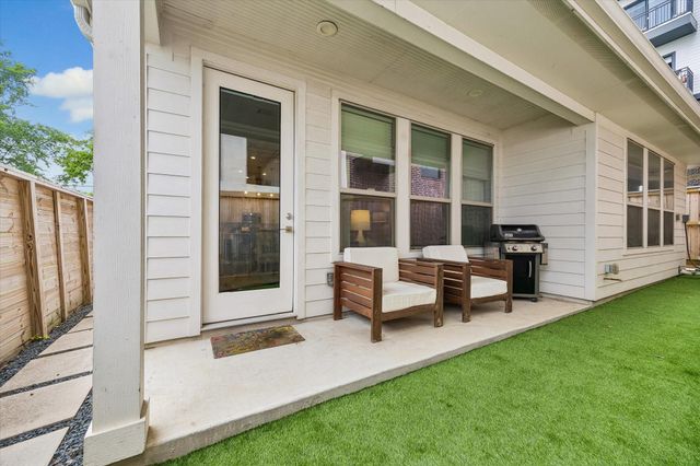 940 W 21st Street, Houston, TX 77008