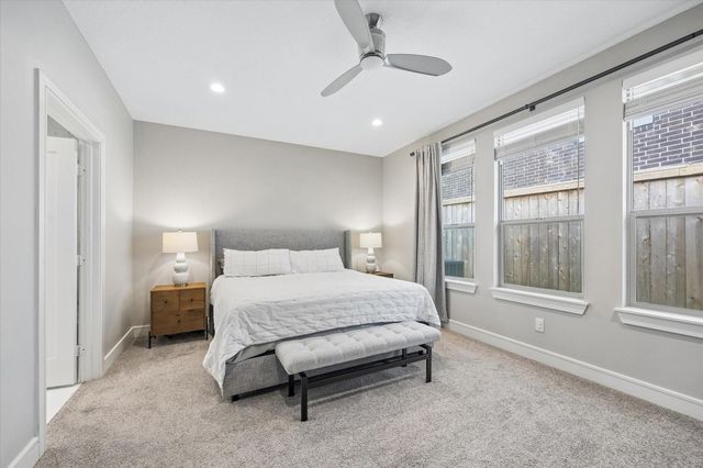 940 W 21st Street, Houston, TX 77008