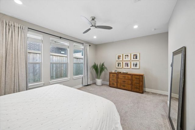 940 W 21st Street, Houston, TX 77008