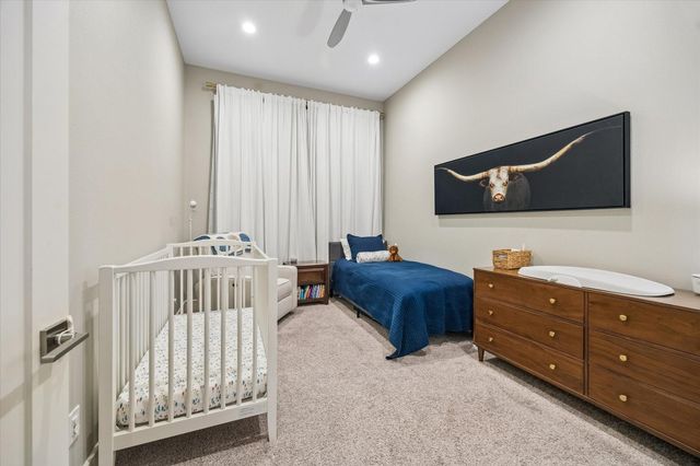 940 W 21st Street, Houston, TX 77008