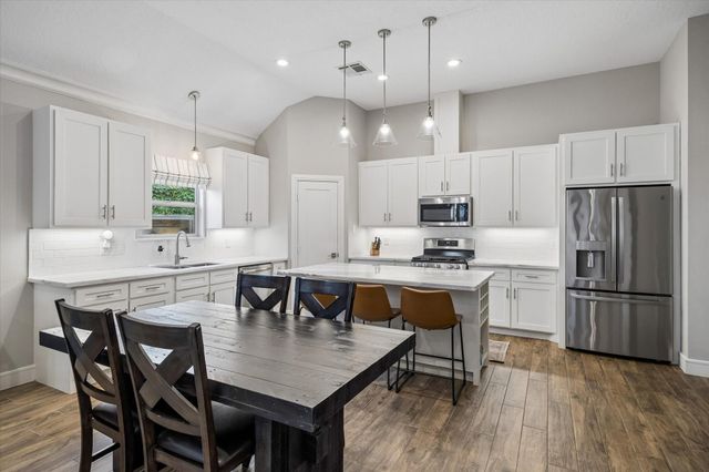 940 W 21st Street, Houston, TX 77008