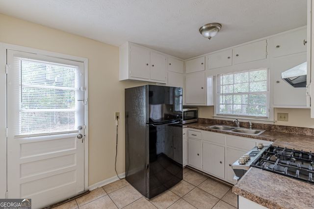 828 Sheppard Way, Stone Mountain, GA 30083