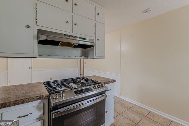 828 Sheppard Way, Stone Mountain, GA 30083