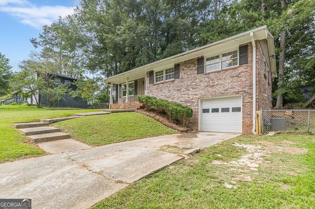 828 Sheppard Way, Stone Mountain, GA 30083