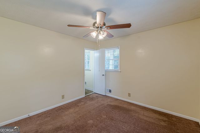 828 Sheppard Way, Stone Mountain, GA 30083