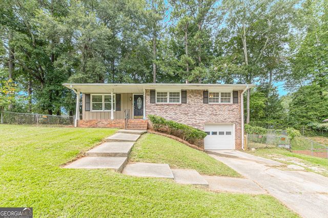 828 Sheppard Way, Stone Mountain, GA 30083