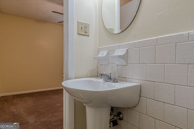 828 Sheppard Way, Stone Mountain, GA 30083