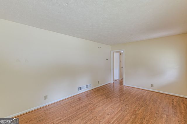 828 Sheppard Way, Stone Mountain, GA 30083