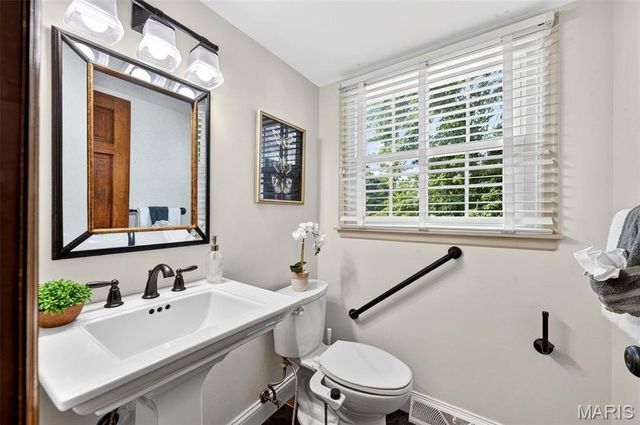 1841 Newburyport Road, Chesterfield, MO 63005