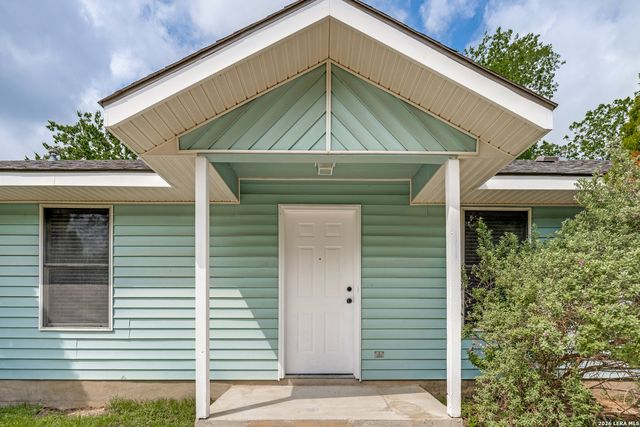 2242 Eastman, New Braunfels, TX 78130