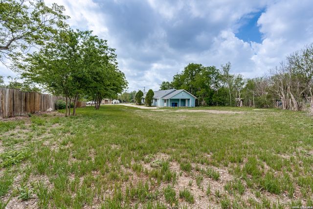 2242 Eastman, New Braunfels, TX 78130