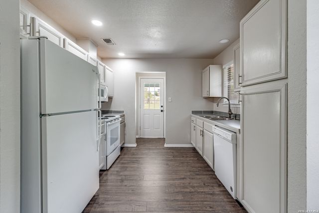 2242 Eastman, New Braunfels, TX 78130