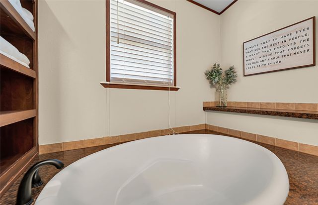 727 Hcr 2452 N, Hillsboro, TX 76645