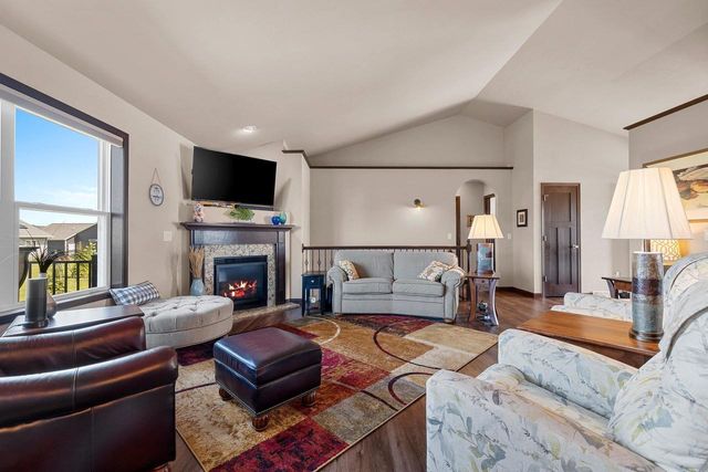 5560 N PROVIDENCE AVENUE, Appleton, WI 54913