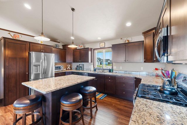 5560 N PROVIDENCE AVENUE, Appleton, WI 54913