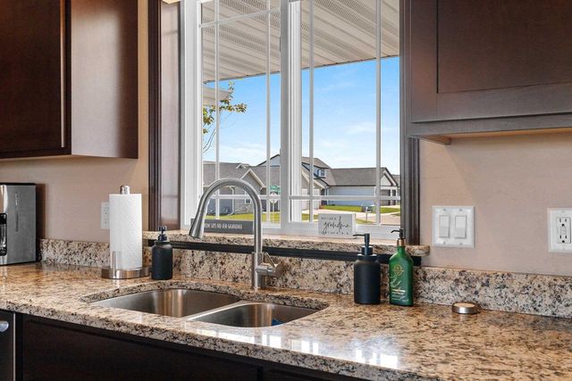 5560 N PROVIDENCE AVENUE, Appleton, WI 54913