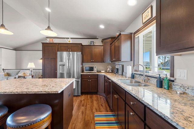 5560 N PROVIDENCE AVENUE, Appleton, WI 54913