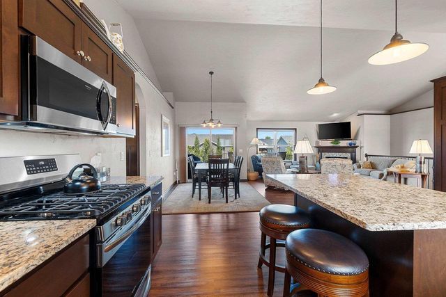 5560 N PROVIDENCE AVENUE, Appleton, WI 54913