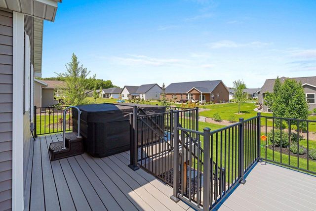 5560 N PROVIDENCE AVENUE, Appleton, WI 54913