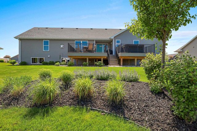 5560 N PROVIDENCE AVENUE, Appleton, WI 54913