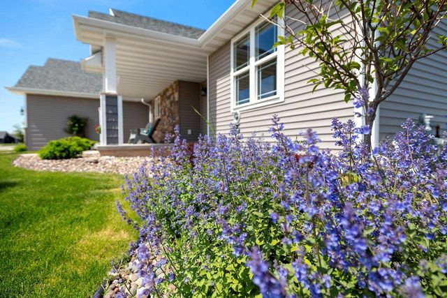5560 N PROVIDENCE AVENUE, Appleton, WI 54913