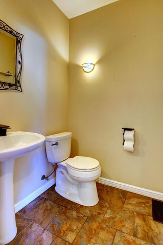417 Stanford Avenue, Medford, OR 97504