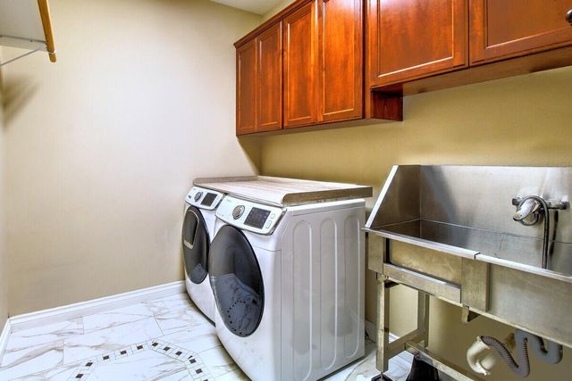 417 Stanford Avenue, Medford, OR 97504